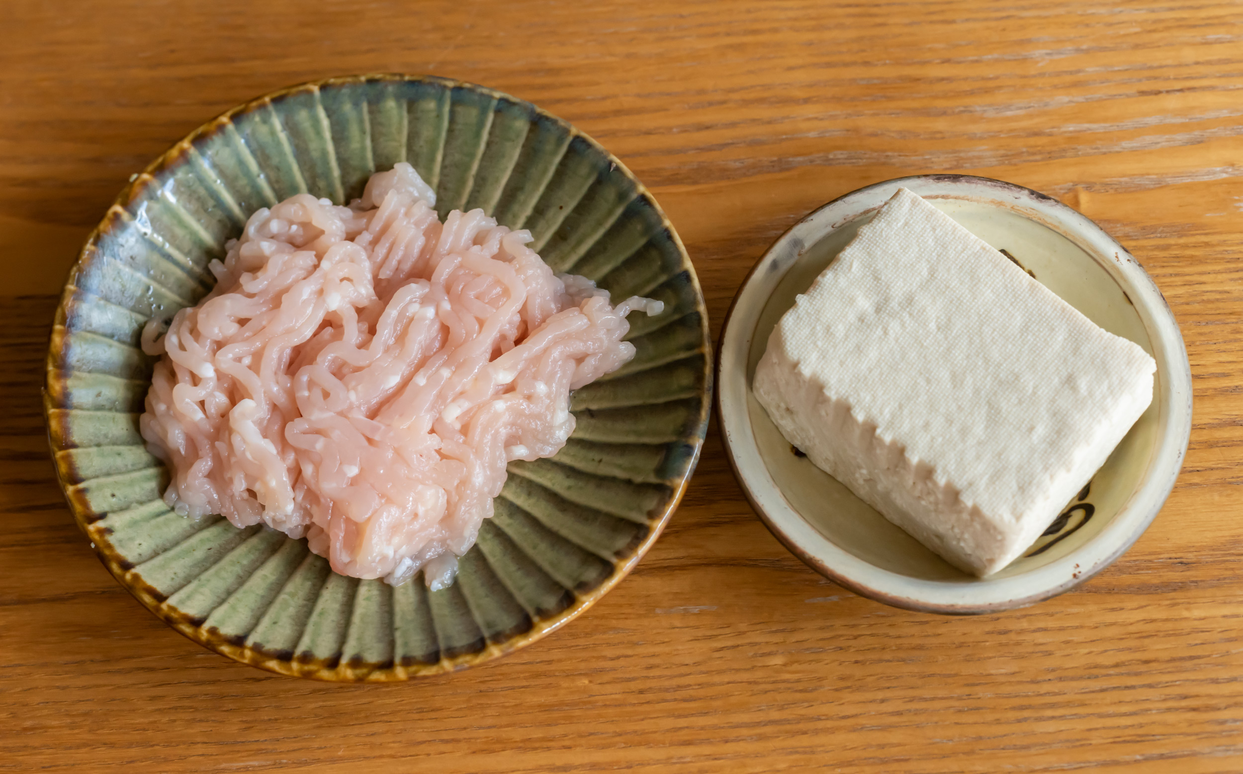 鶏挽肉と豆腐のロールキャベツ（素材）