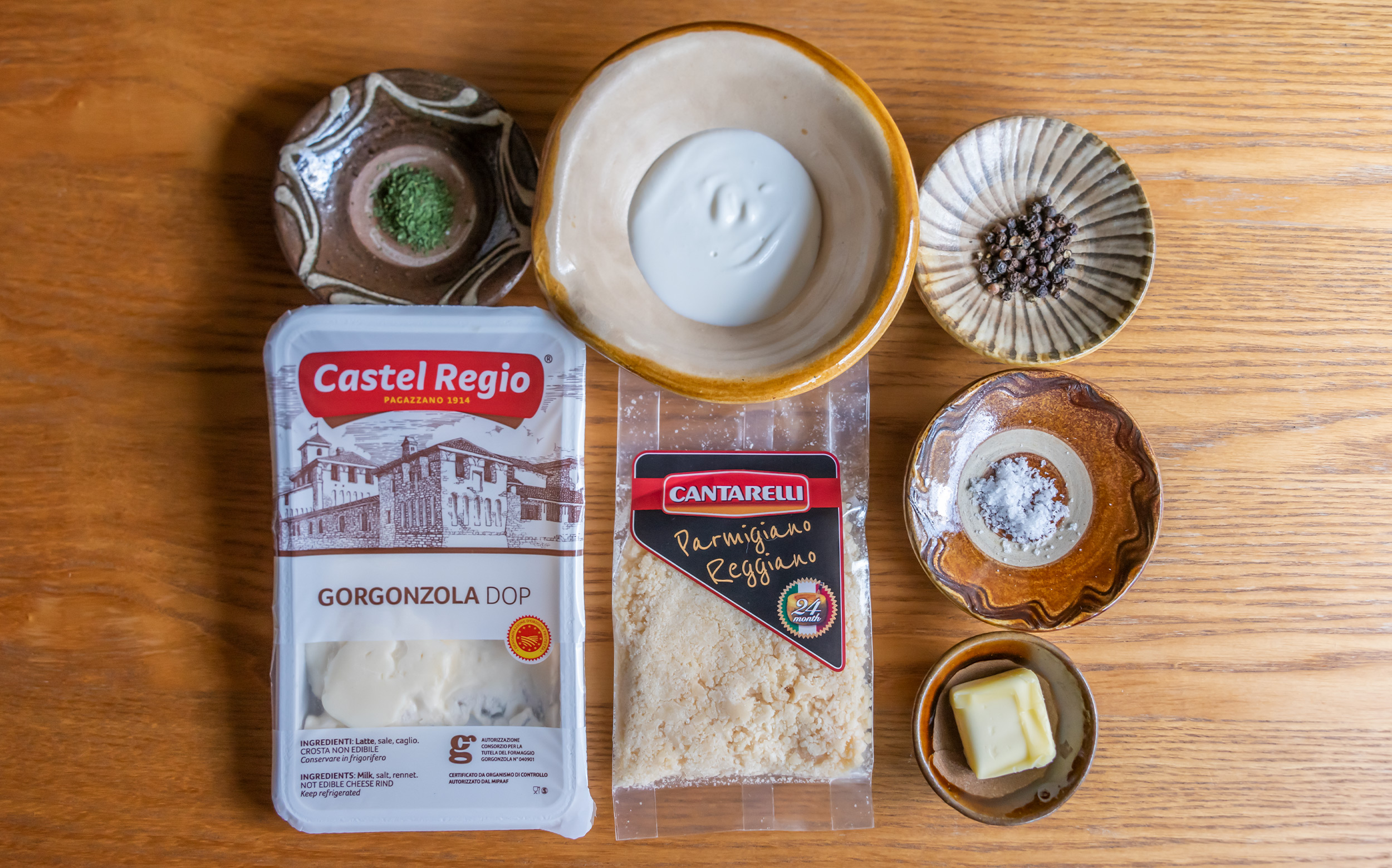おでんのチーズの調理方法：ゴルゴンゾーラソースの材料
