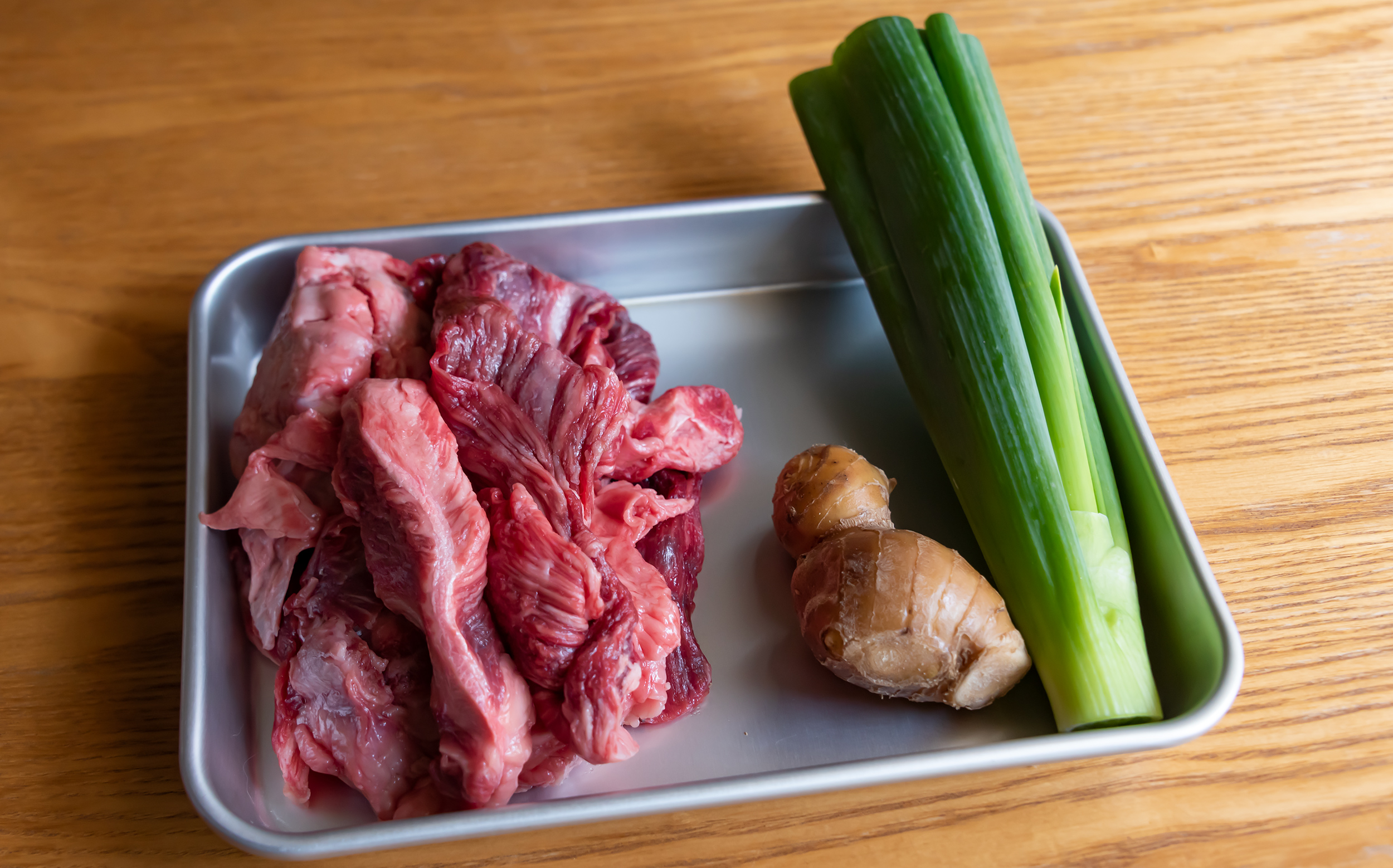 おでんの牛すじの調理方法：牛すじ、生姜、長ネギ